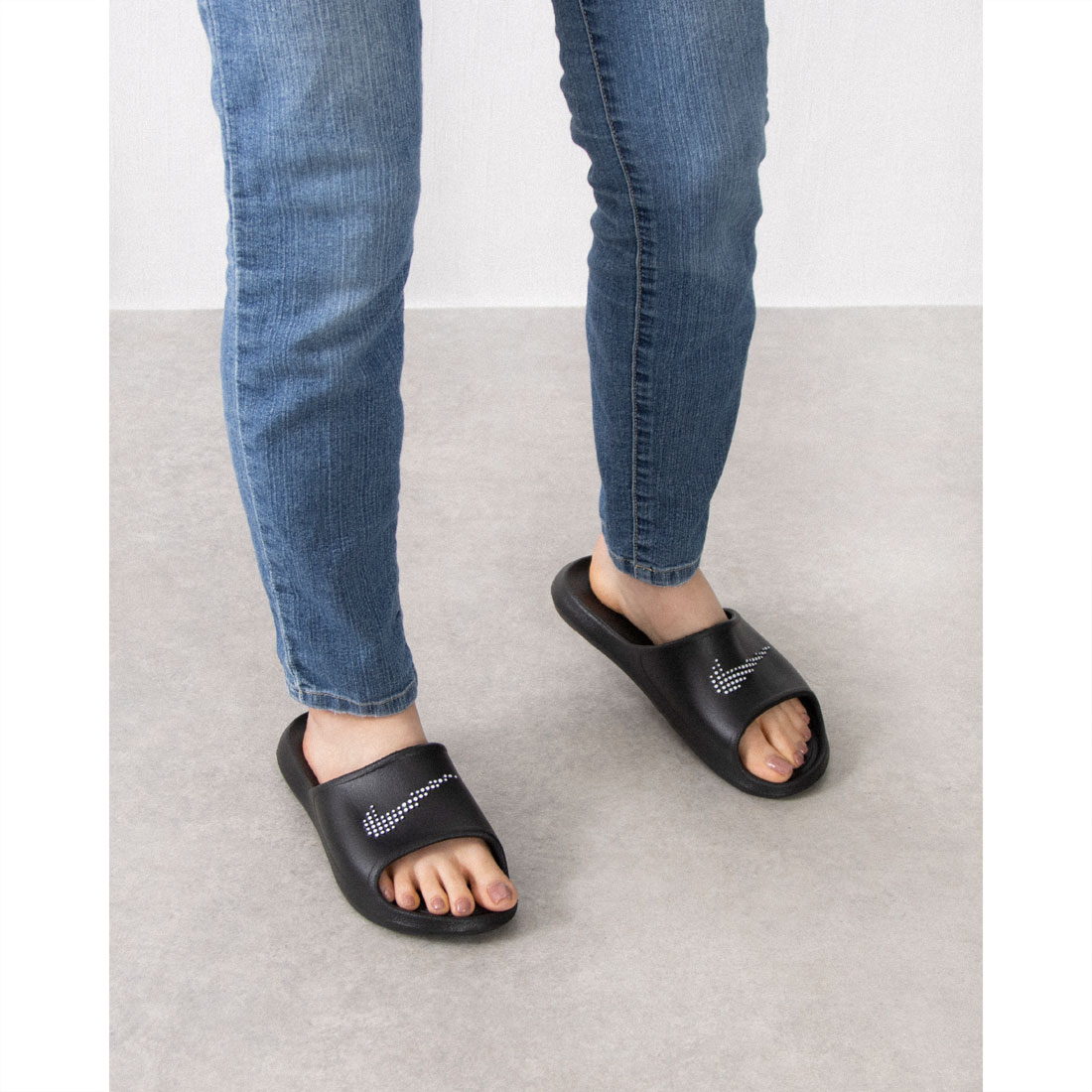セール17%OFF】ナイキ NIKE W NIKE VICTORI ONE SHWER SLIDE セール17%OFF】ナイキ NIKE W NIKE VICTORI ONE SHWER SLIDE