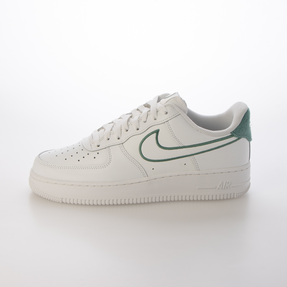 ナイキ NIKE エア フォース 1 '07 LV8 AIR FORCE 1 '07 LV8