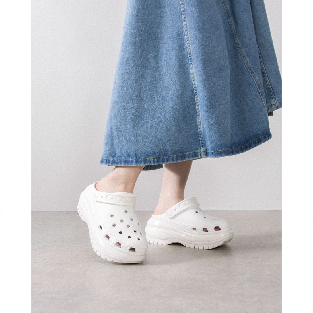 ◆crocs◆Mega Crush Clog 男女兼用 207988 韓国発 22~28cm New CROCS Womens UNISEX MEGA CRUSH CLOG 207988-100 WHITE US
