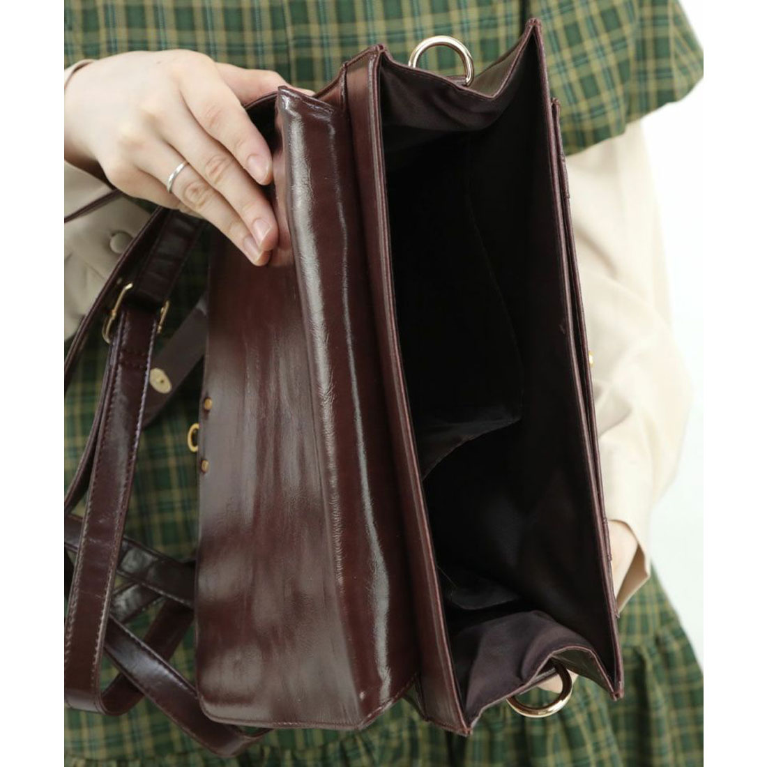 ダブルベルト縦型サッチェルバッグ/F i.n.t セール】フィント F i.n.t ダブルベルト縦型サッチェルバッグ