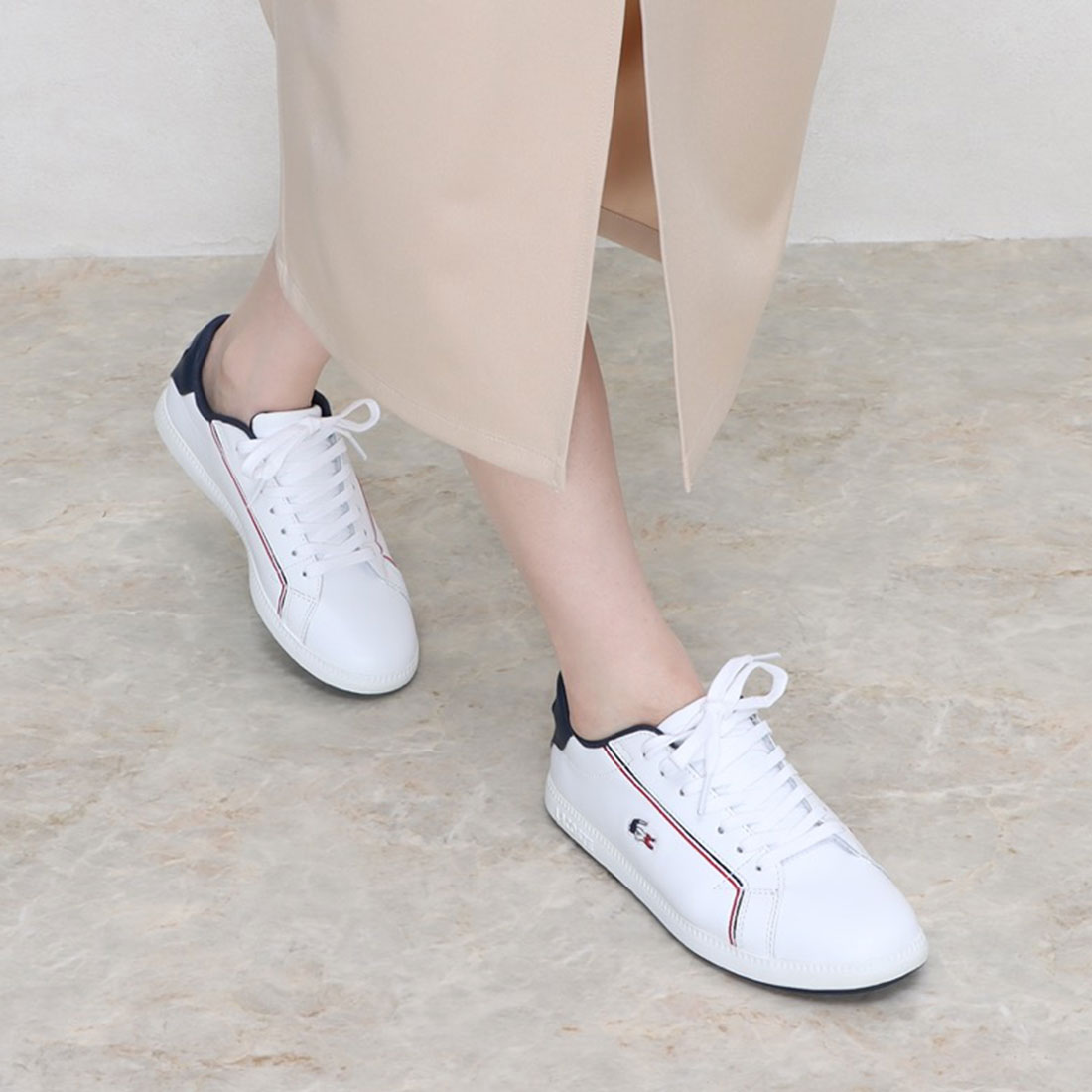 LACOSTE オリーブ　ベージュ カジュアルシューズ　スニーカー 49sfa0039-1r5-sub1.