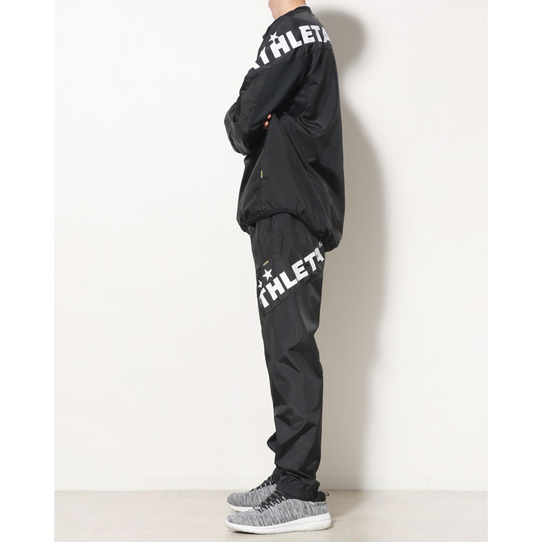 ATHLETA ジップアップピステ ブラック 150 160 Zip Up Top | Athleta