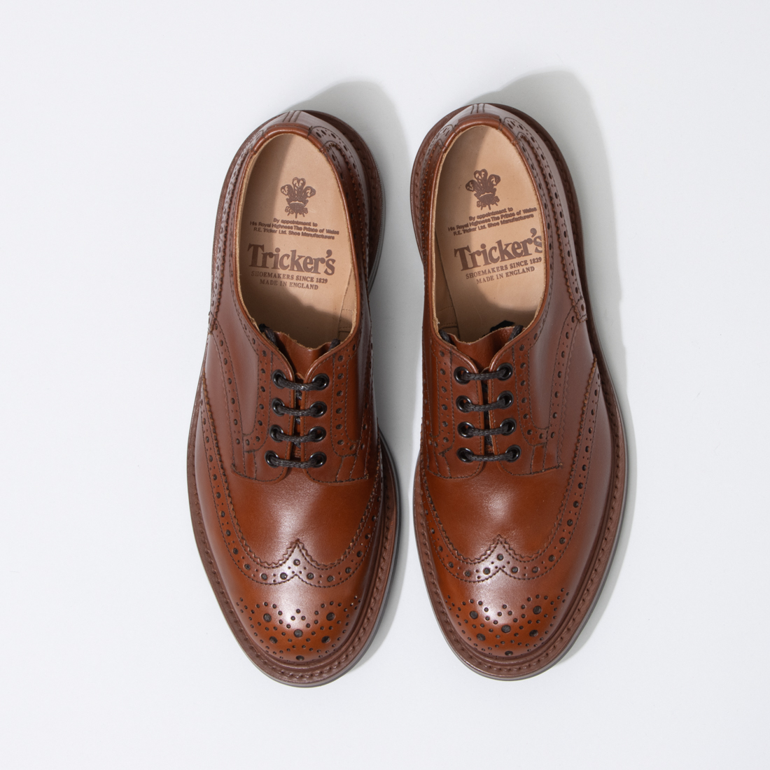セール55%OFF】トリッカーズ Tricker's レザーウィングチップ セール55%OFF】トリッカーズ Tricker's レザーウィングチップ