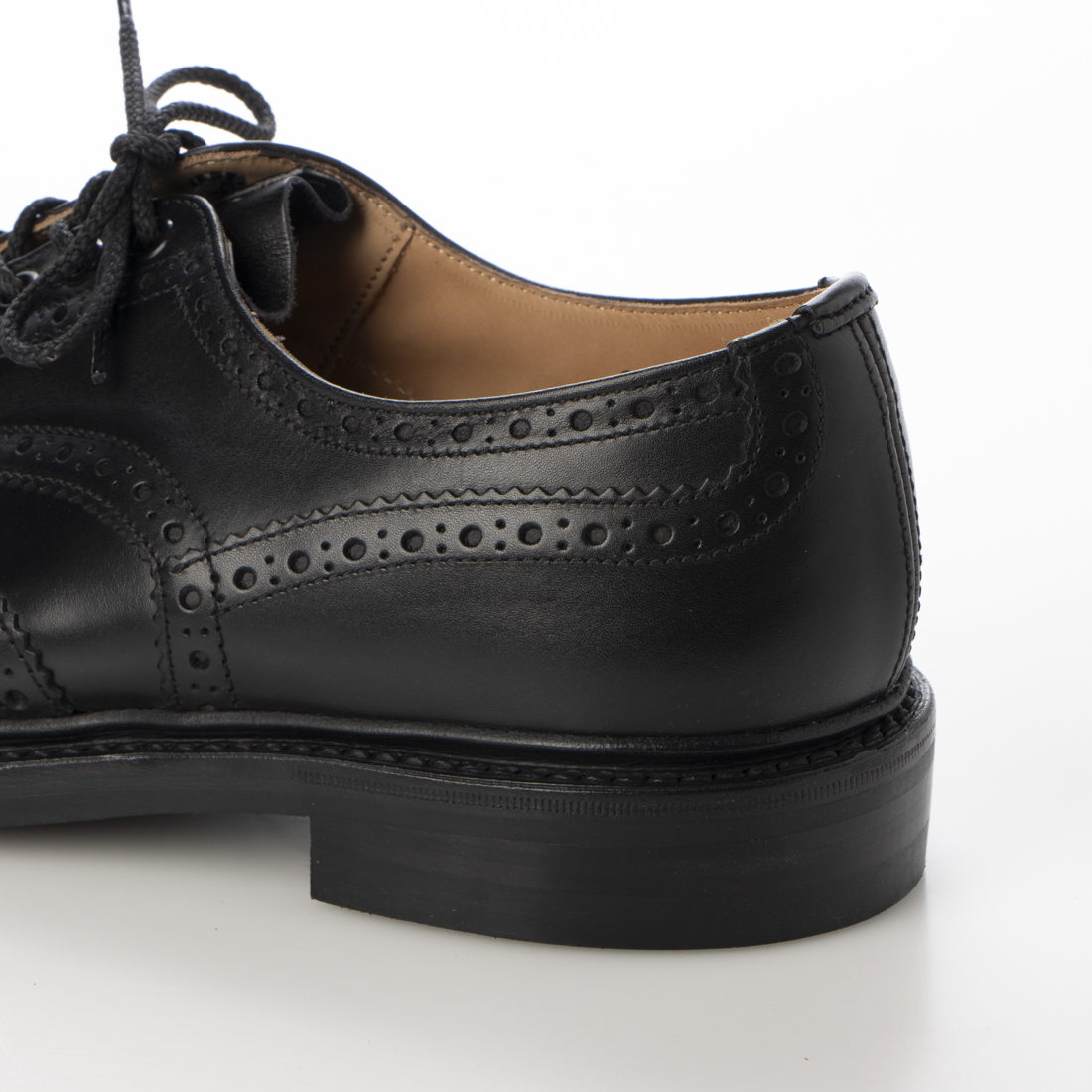 セール55%OFF】トリッカーズ Tricker's レザーウィングチップ セール55%OFF】トリッカーズ Tricker's レザーウィングチップ