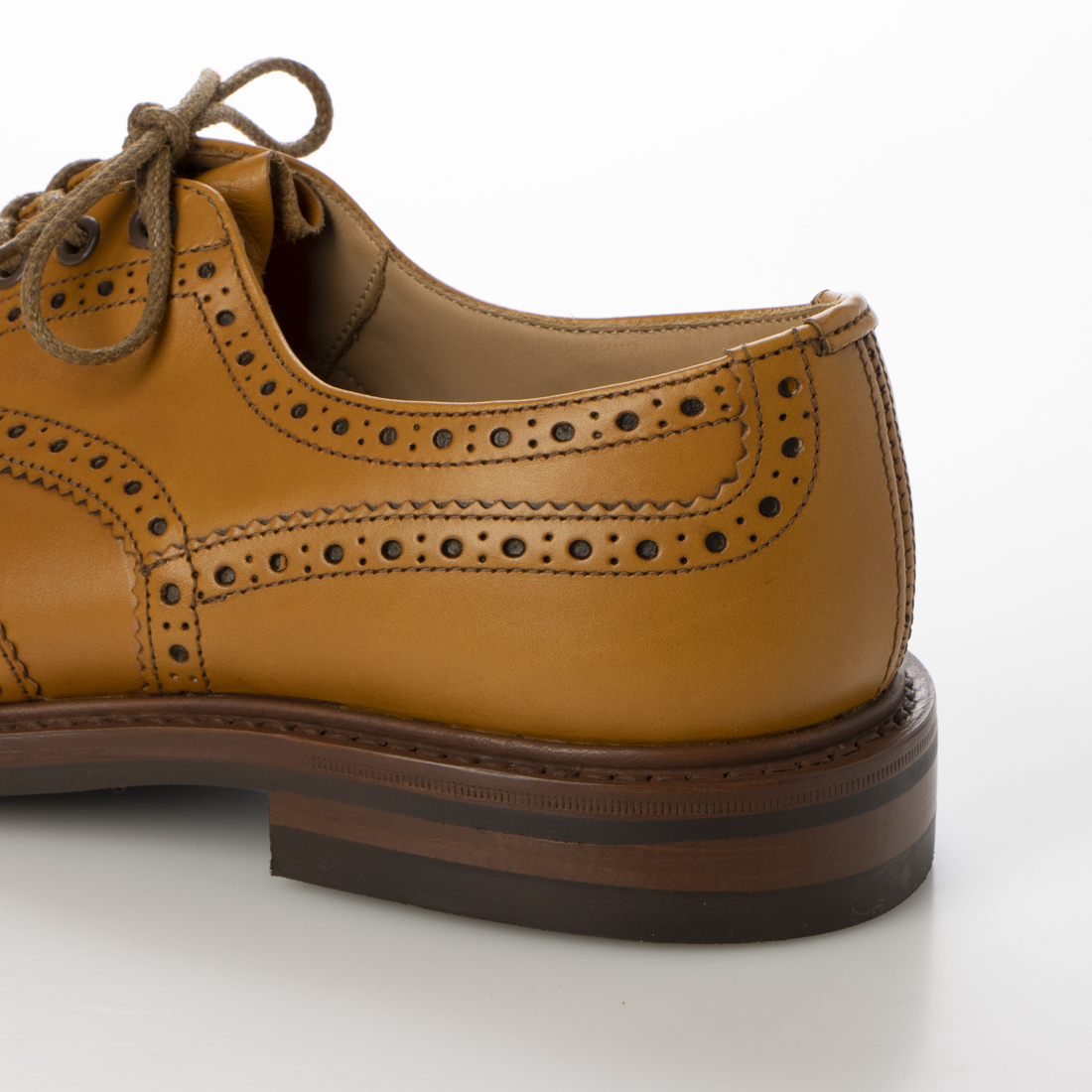 セール55%OFF】トリッカーズ Tricker's レザーウィングチップ セール55%OFF】トリッカーズ Tricker's レザーウィングチップ