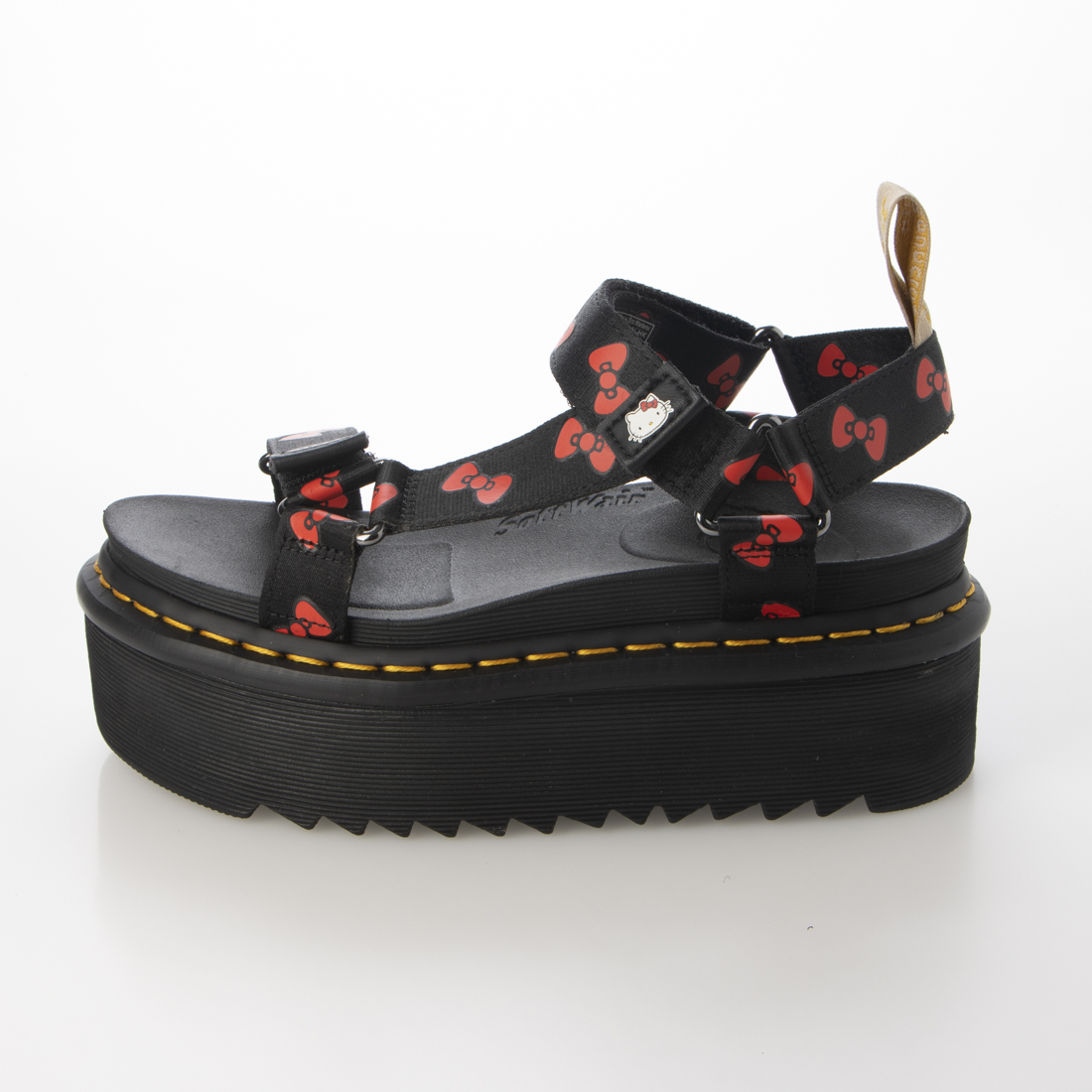 美品！　Dr. Martens ハローキティ 3ホール　厚底 ドクターマーチン×ハローキティ - リボン＆ハートを散りばめた
