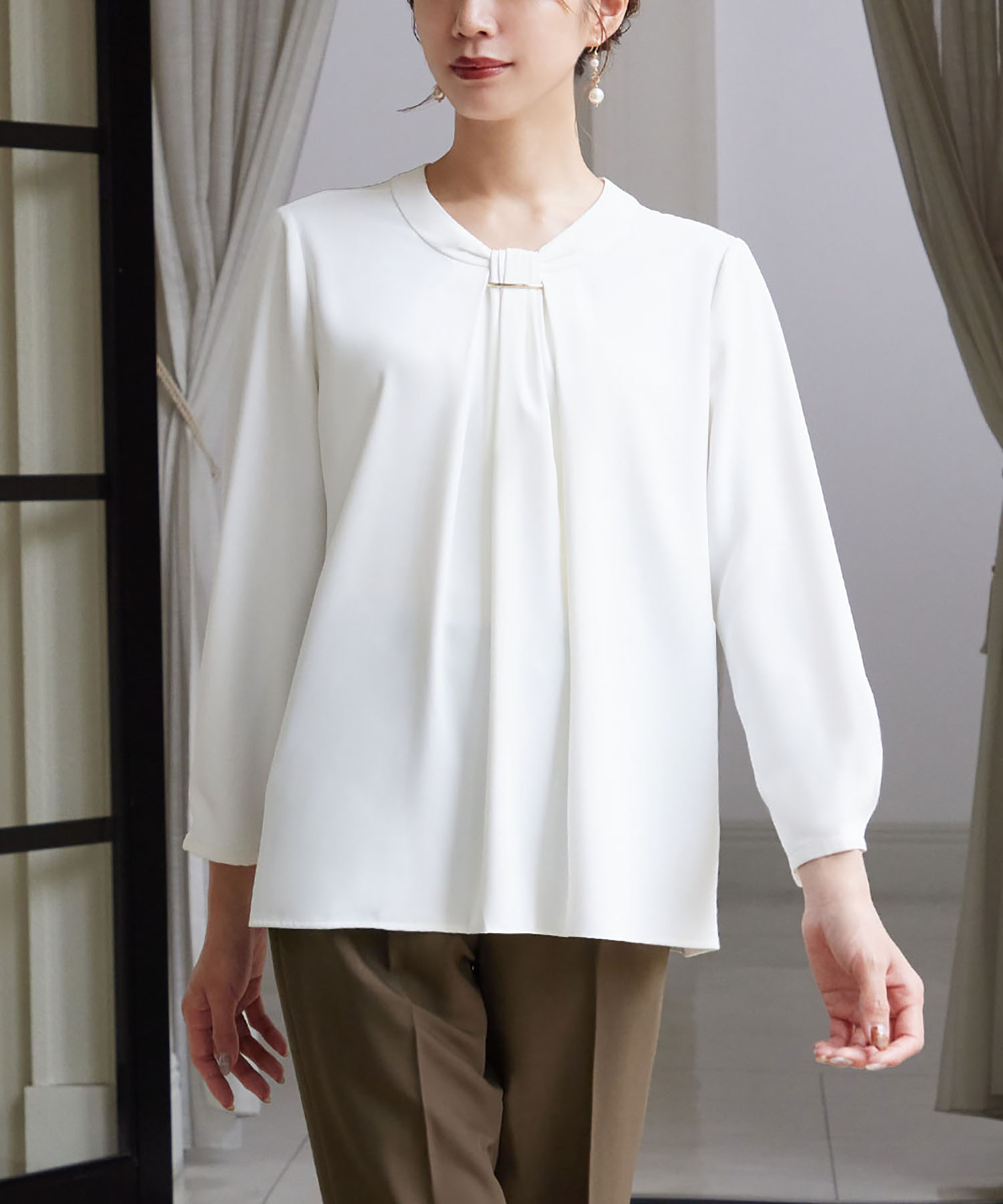 セール32%OFF】フロリア Flolia ボウタイ風2wayブラウス