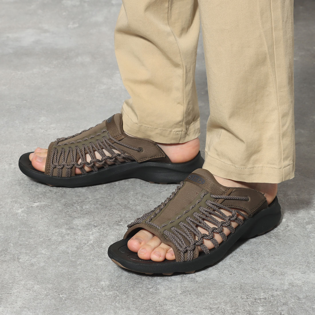KEEN キーン　UNEEK SNK SLIDE ユニーク スニーク スライド KEEN サンダル UNEEK SNK SLIDE / ユニーク スニーク スライド