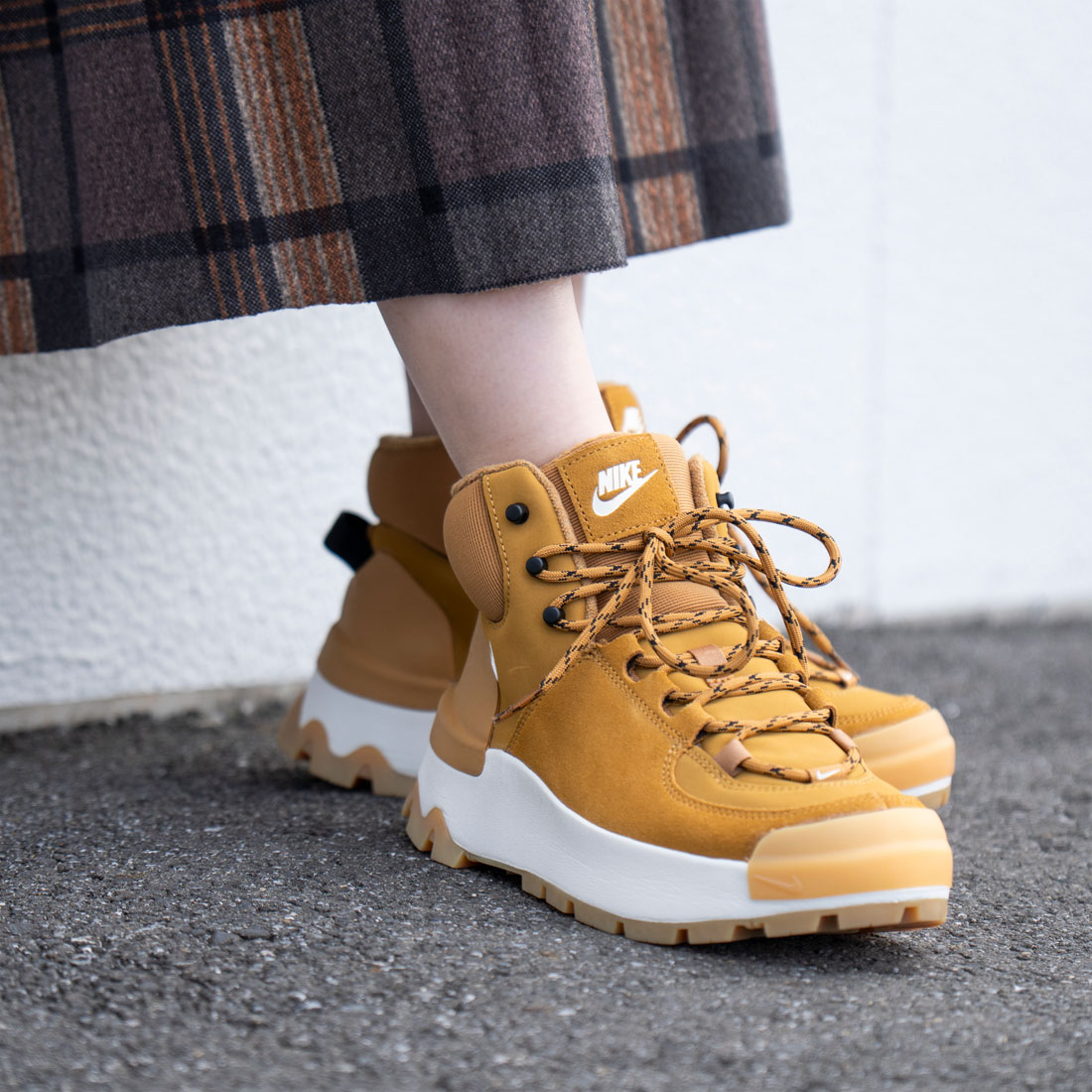 NIKE ナイキ スニーカー レディース シティ クラシック ブーツ（Ｗ) DQ5601-001 : ヒマラヤ Yahoo!店 - 通販 -  Yahoo!ショッピング