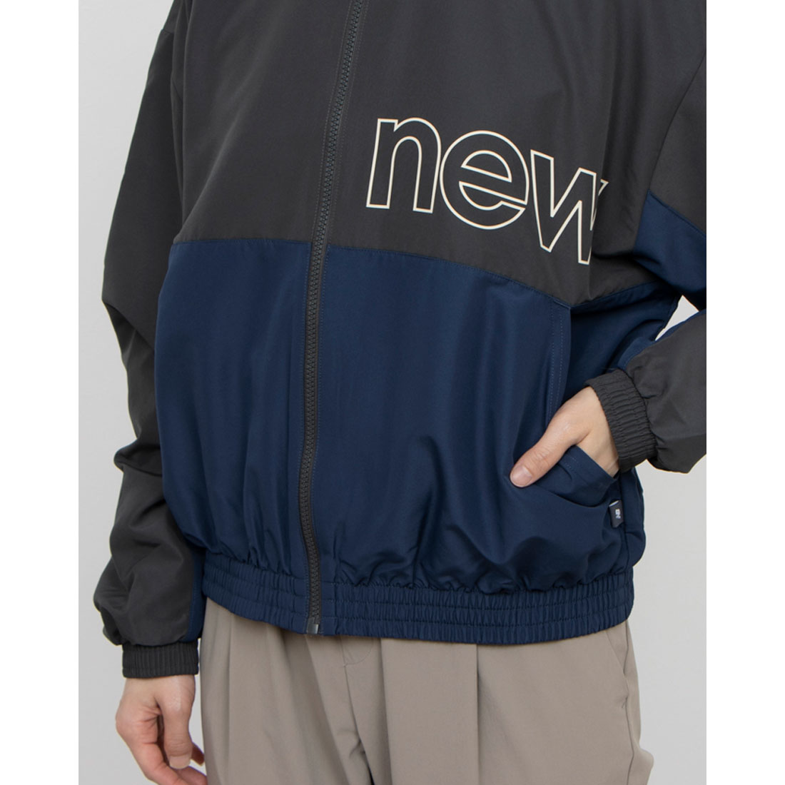 New Balance ニューバランス ナイロンジャケット WJ43518 WATER Defy ジャケット グレー×ネイビー サイズ L レディース 未使用 セール50%OFF】ニューバランス New Balance レディース