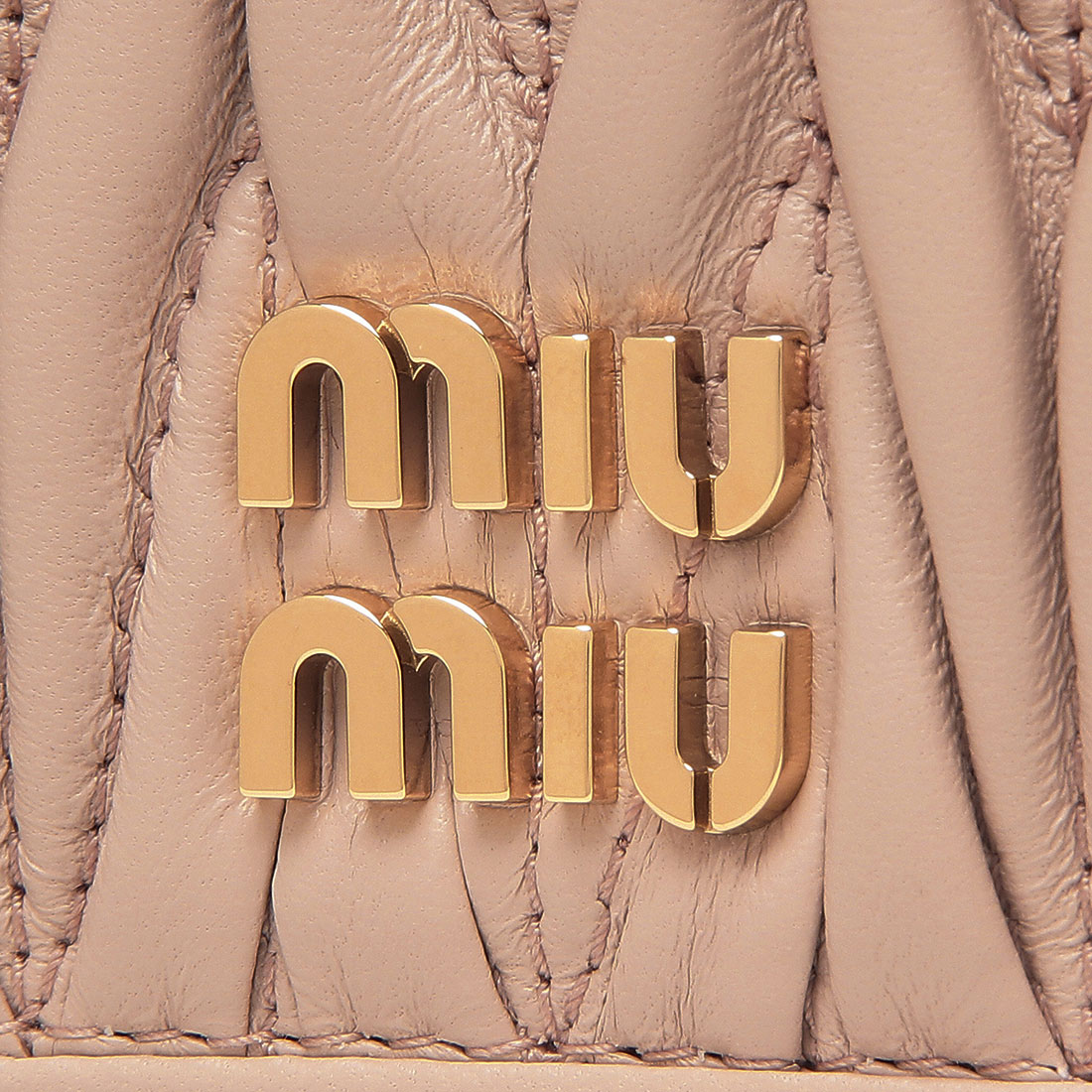 ミュウミュウ Miu Miu 二つ折り財布 マテラッセレザー ミニ財布 ミュウミュウ Miu Miu 二つ折り財布 マテラッセレザー ミニ財布
