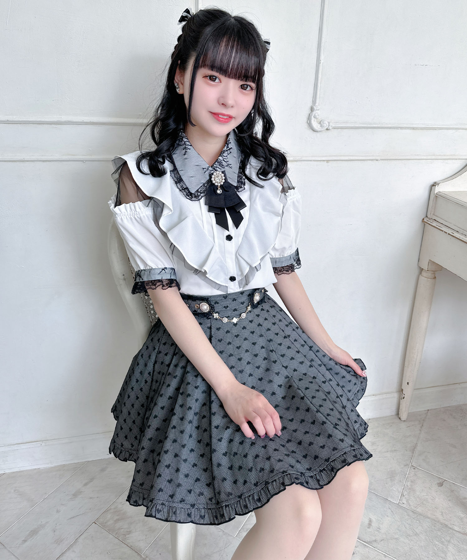 セール】ロジータ ROJITA 肩開きVラッフル切替半袖ブラウス