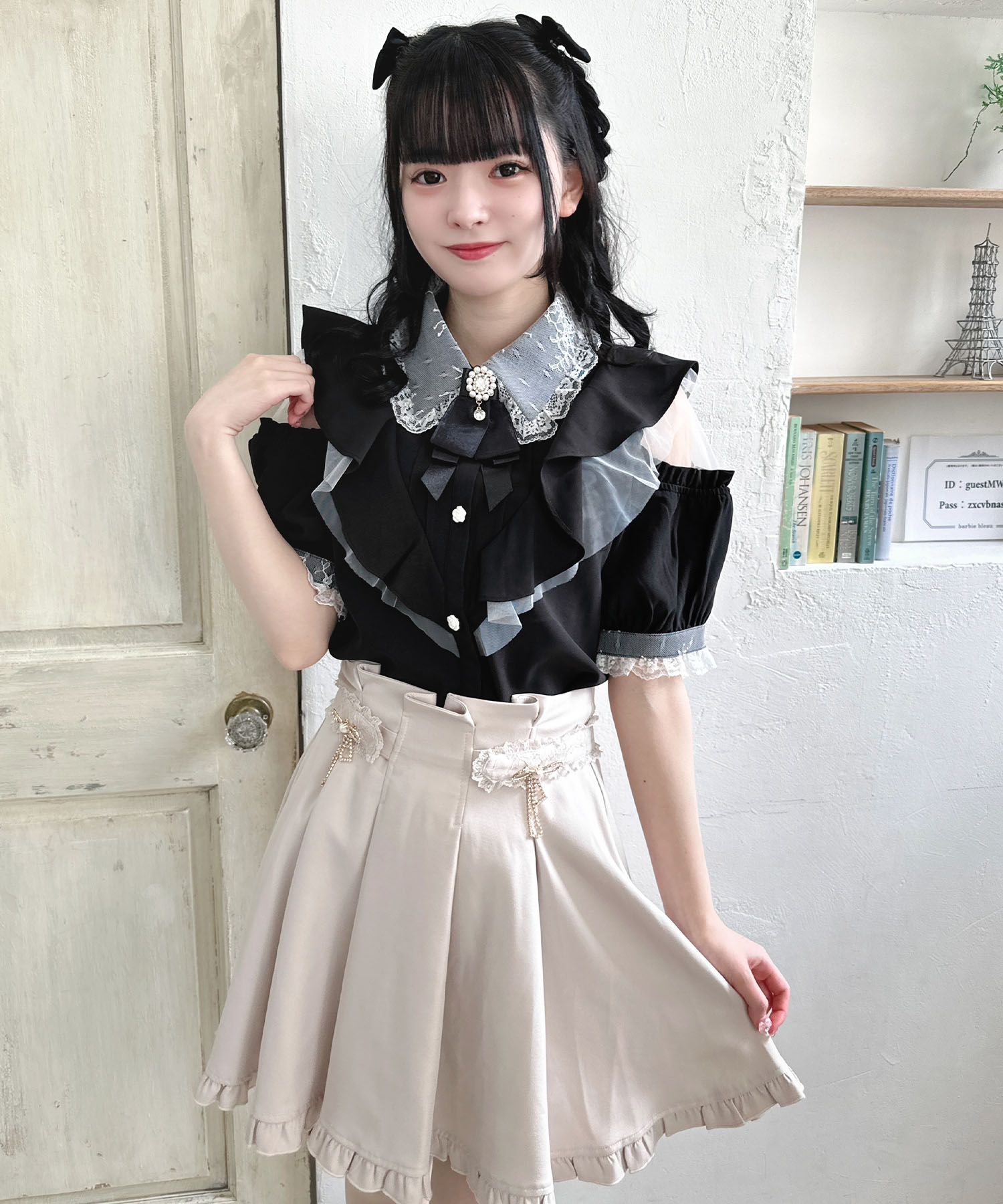 セール】ロジータ ROJITA 肩開きVラッフル切替半袖ブラウス