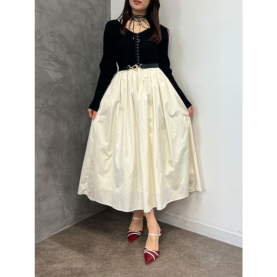 eimy istoire 2way ストラップ　Vカット　パンプス　WHITE eimy istoire 2way ストラップ Vカット パンプス WHITE