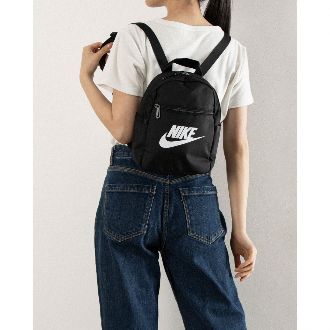 ナイキ ワン ウィメンズ トレーニングバックパック(16L) - メルカリ