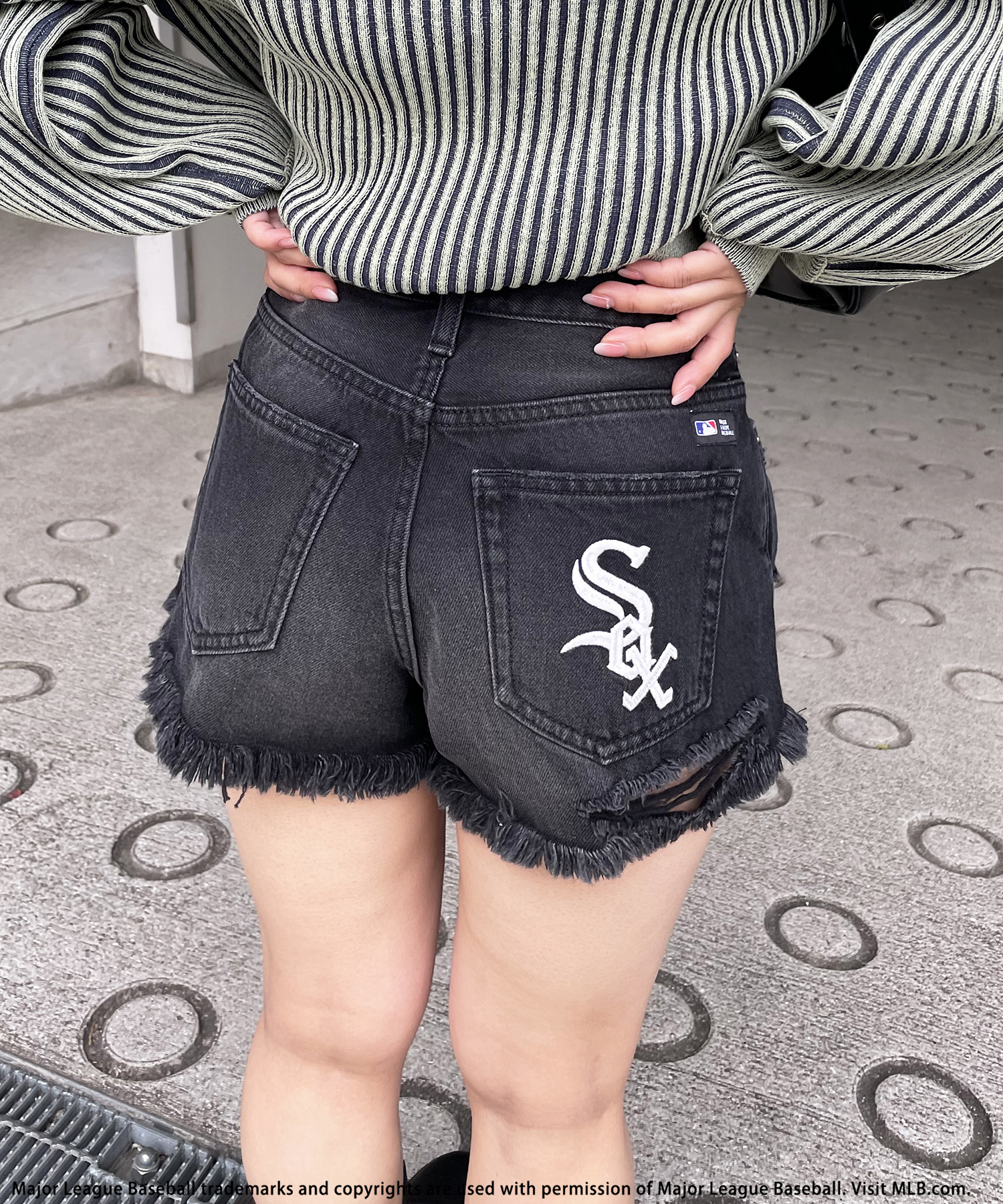 【メーカー直送】 earth 刺繍 ダークデニム ショートパンツ（miniministore デニム パンツ