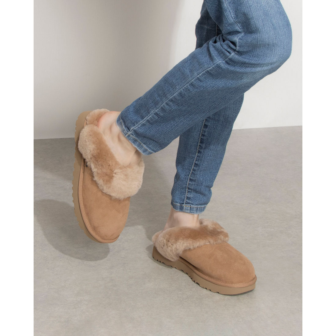 美品 UGG アグ CLASSIC SLIPPER FRAMeWORK 24cm 美品 UGG アグ CLASSIC SLIPPER FRAMeWORK 24cm FRAMeWORK