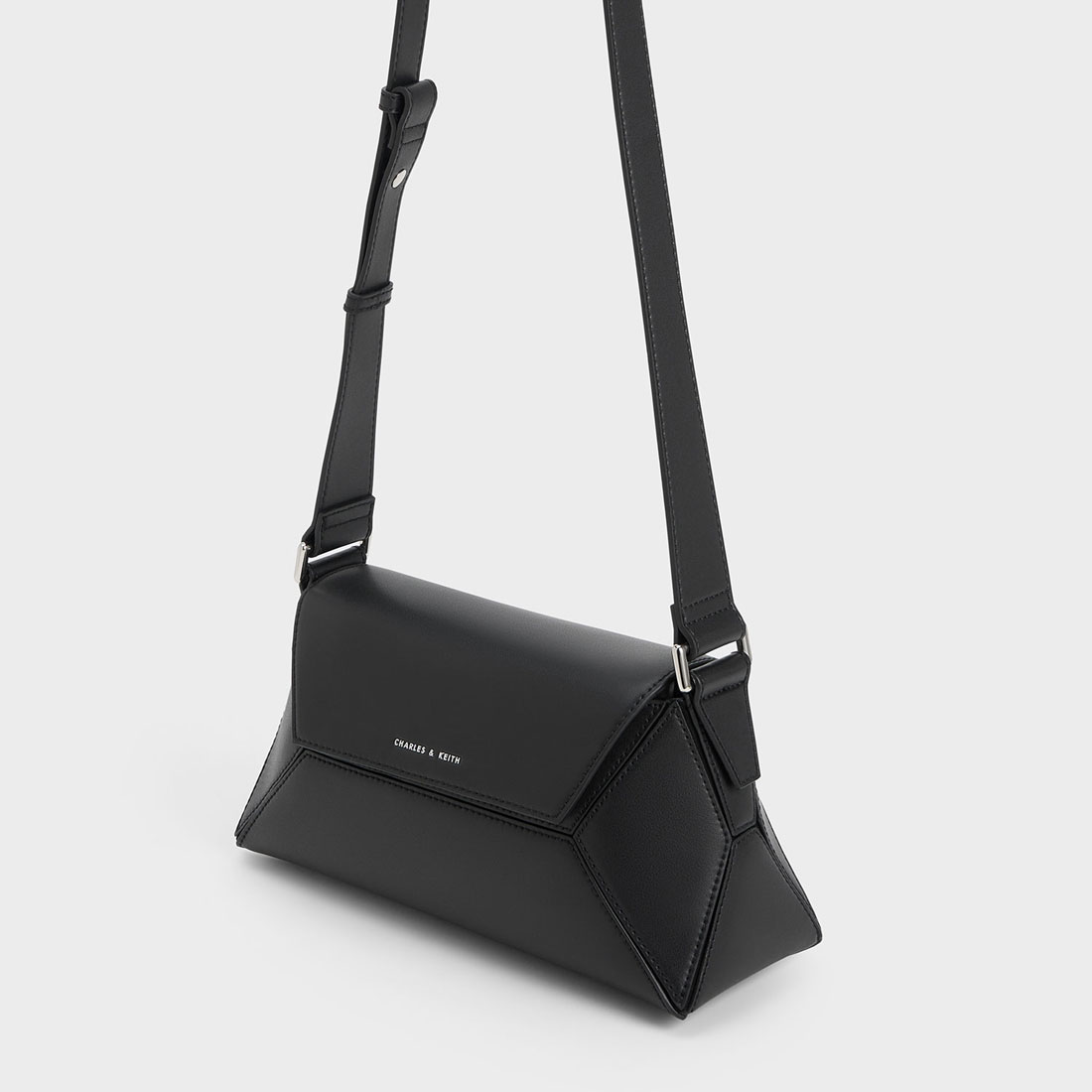 Nasrin ナスリン ジオメトリックショルダーバッグ 【再入荷