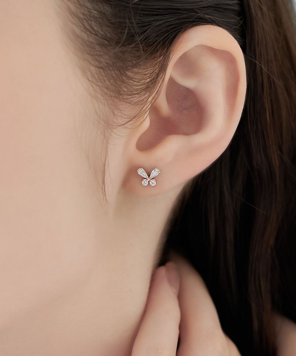4℃♥ヨンドシー ピアス K10 蝶 バタフライ ゴールド 小ぶり 箱