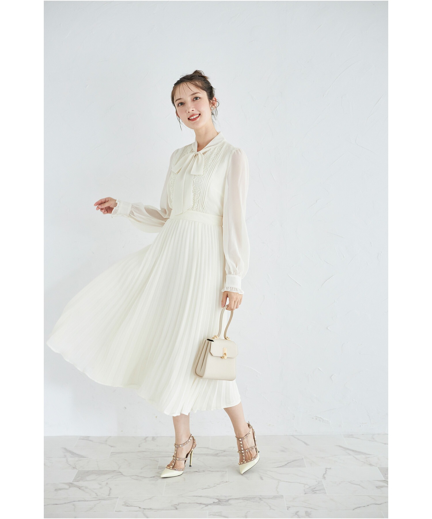 新品 tocco ラインレース×ピンタックボウタイリボンプリーツワンピース トッコクローゼット tocco closet ラインレース×ピンタック