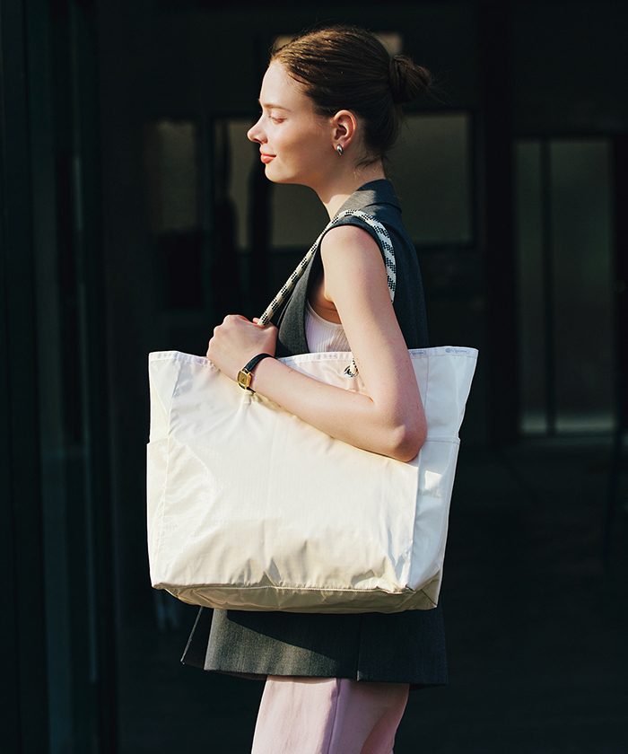 LeSportsac LARGE 2 WAY TOTEパール/フォッシルシャイン レスポートサック LeSportsac LARGE 2 WAY TOTE （パール