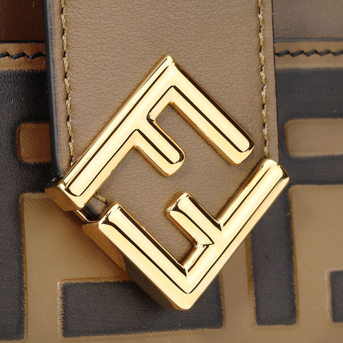【関税込み】FENDI☆ FFロゴ ダイヤモンド レザー カードケース FENDI】直営/正規店 FF Diamonds カードケース ロゴ レザー 財布