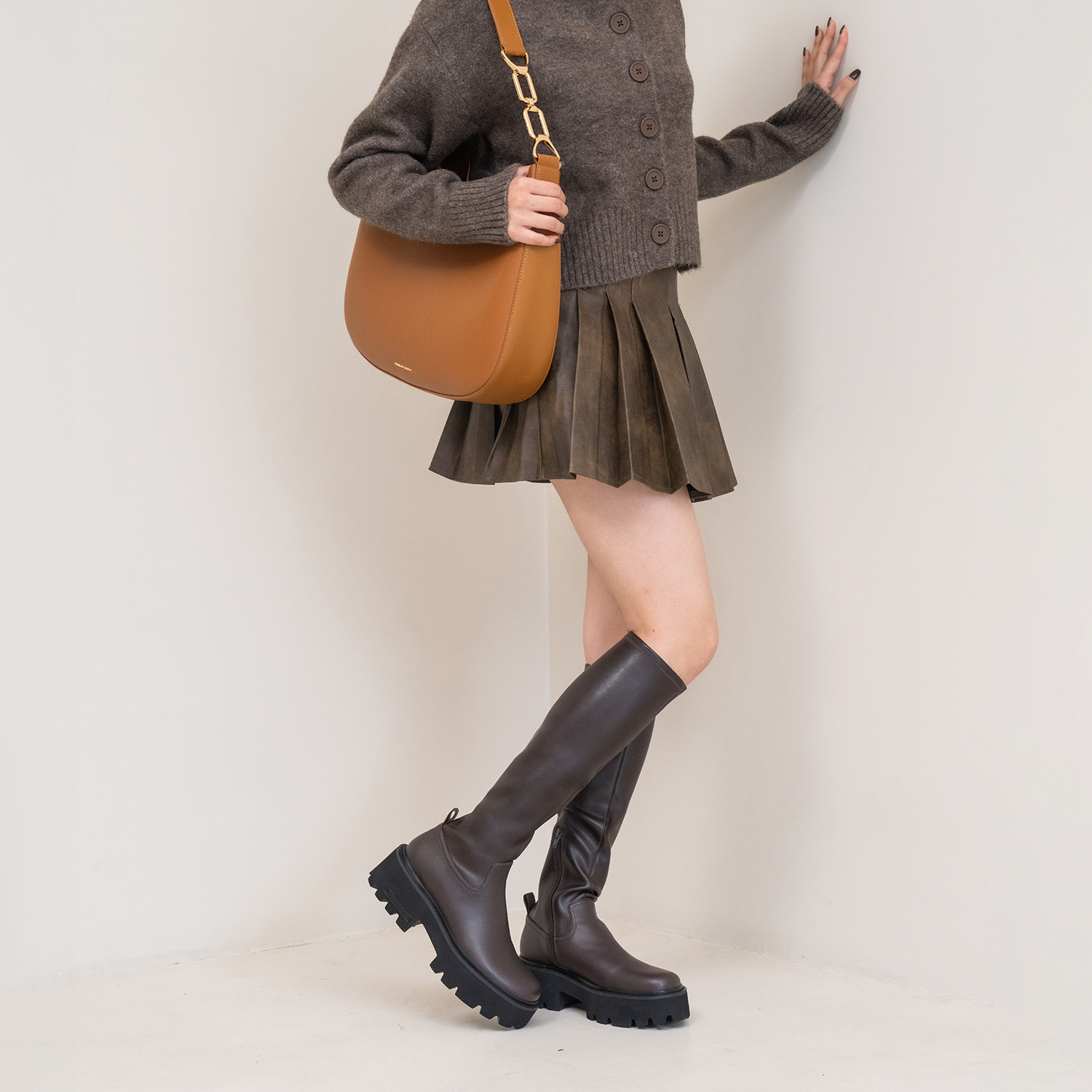 Imogen イモージェン チャンキープラットフォームロングブーツ CHARLES & KEITH Imogen イモージェン チャンキー