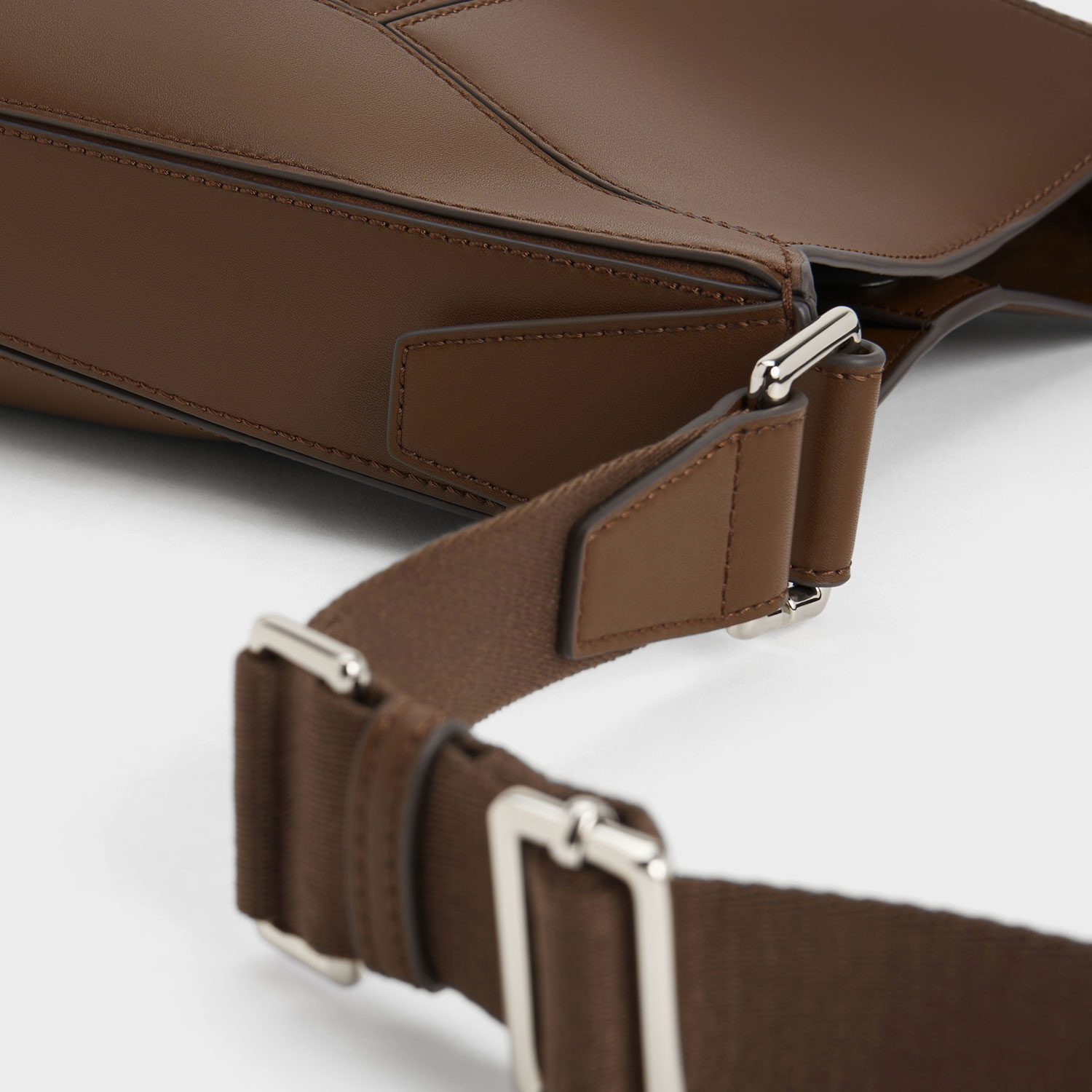 CHARLES&KEITH ナスリン ジオメトリックトートバッグ 2way A4 CHARLES & KEITH Nasrin ナスリン ジオメトリックトートバッグ