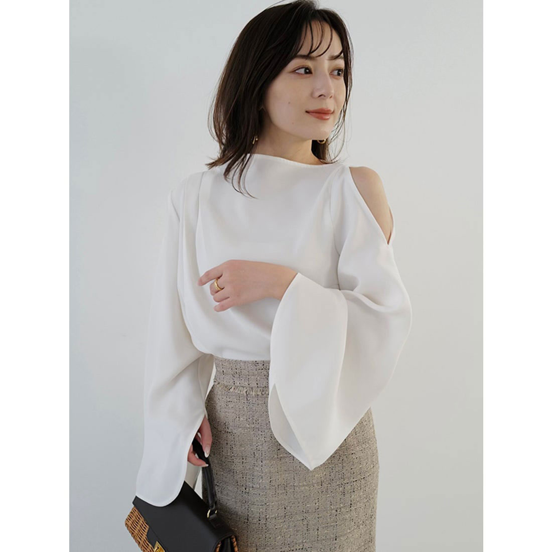 セール 20%OFF】アニュアンス anuans アシメネックサテン