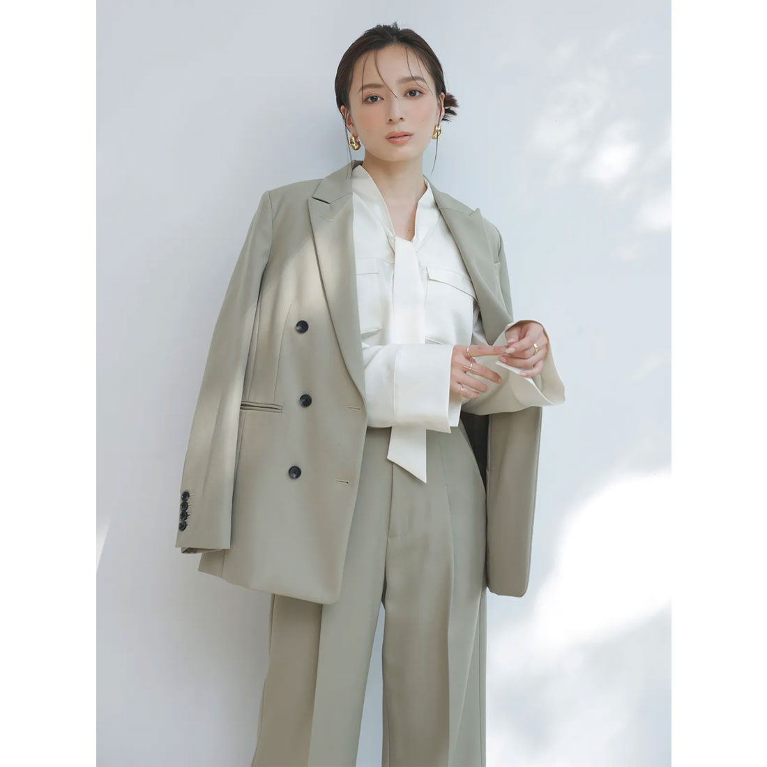 セール 20%OFF】アニュアンス anuans サテンボウタイブラウス