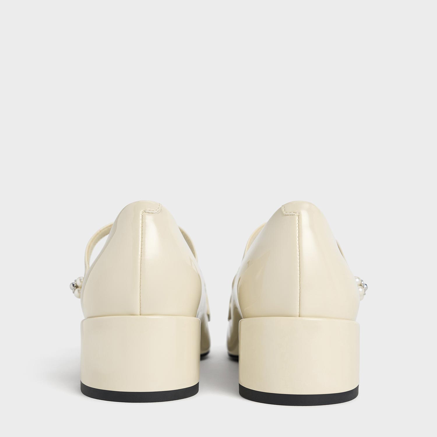 パテント　フラワーパールエンベリシュッドメリージェーンローファー CHARLES & KEITH｜パテント フラワーパールエンベリシュッド
