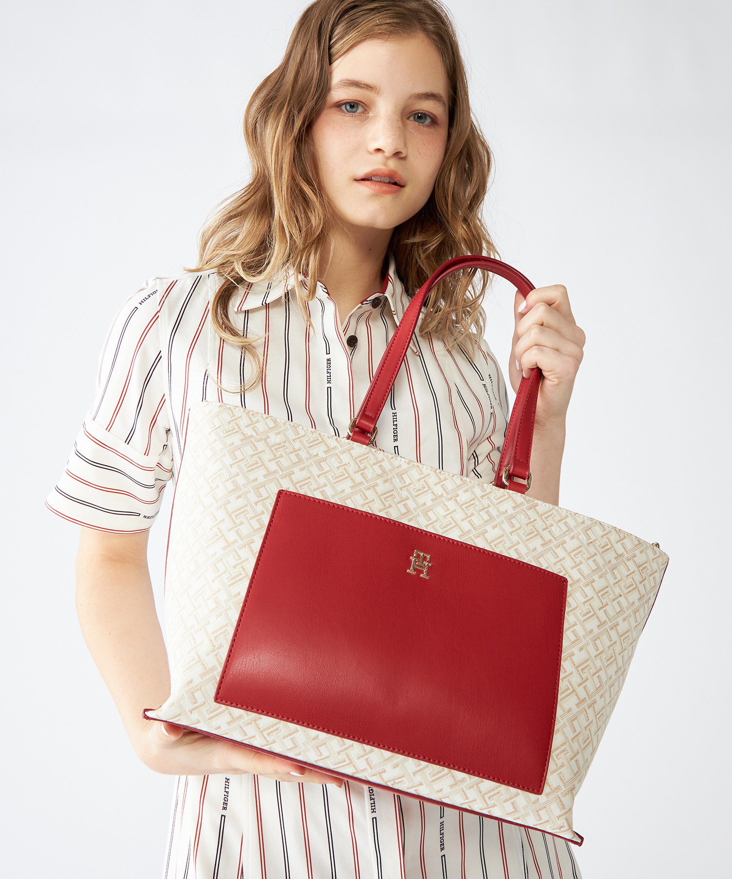  ＨＩＬＦＩＧＥＲ　トートバッグ セール】トミー ヒルフィガー TOMMY HILFIGER ディスティンクト