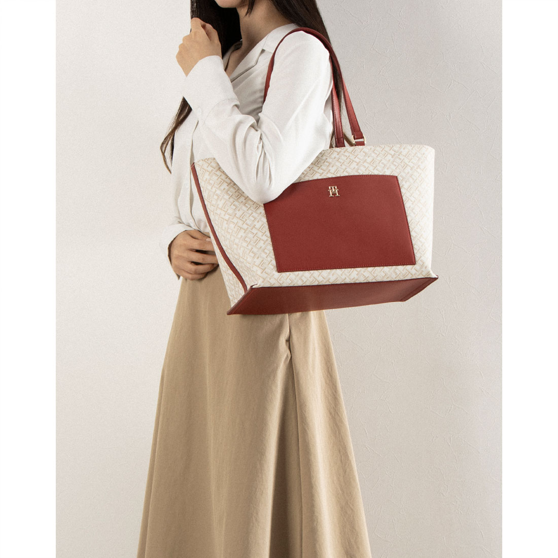  ＨＩＬＦＩＧＥＲ　トートバッグ セール】トミー ヒルフィガー TOMMY HILFIGER ディスティンクト