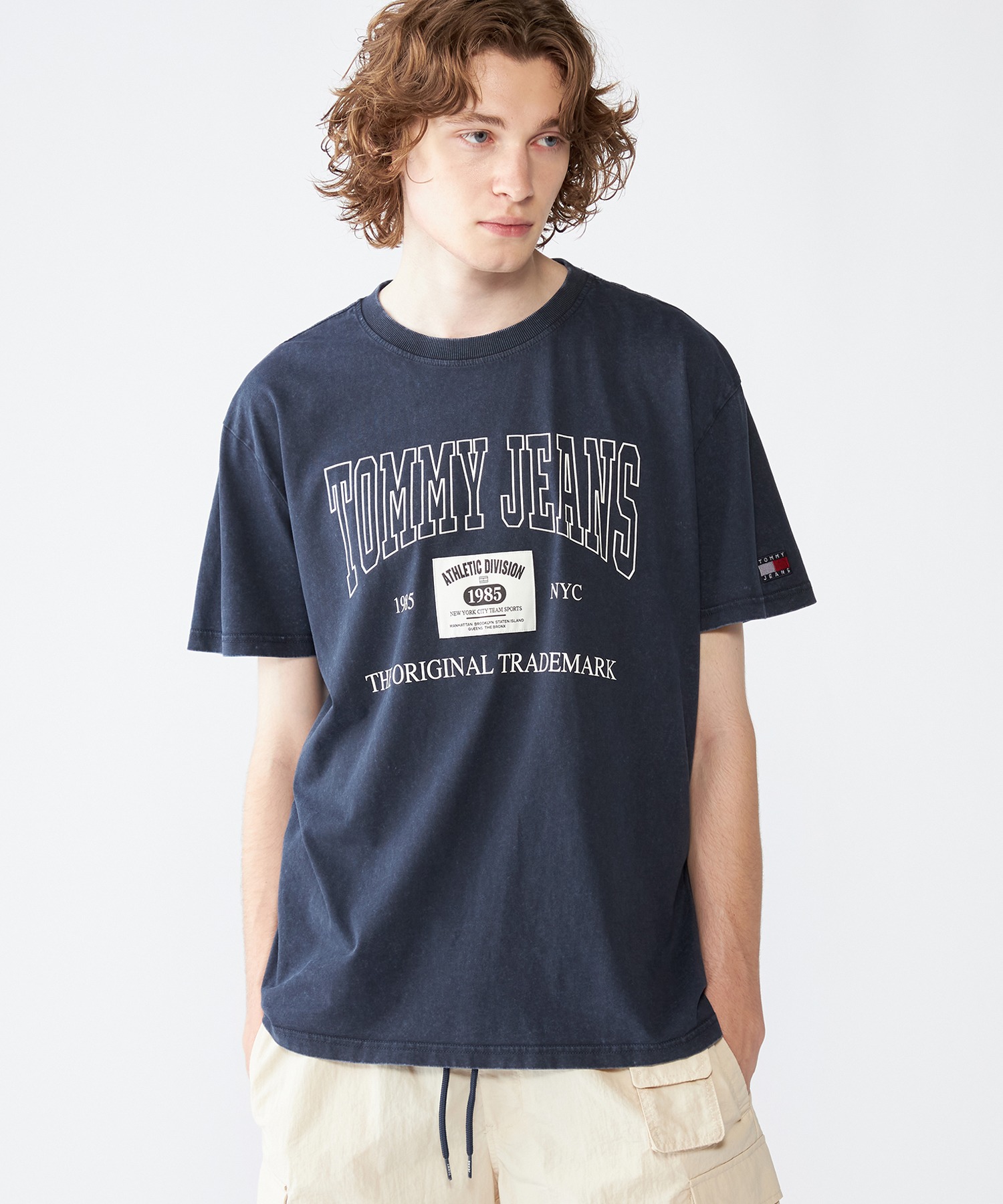 ★国内発送★【 JEANS】トミージーンズ メンズ Tシャツ TOMMY JEANS (トミージーンズ) バックロゴ 長袖 デニムシャツ