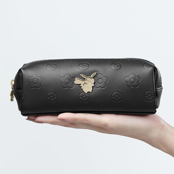 マリークワント ポケモン ピカチュウ ペンケース マリークワント MARY QUANT ピカチュウメタルエンボス スクエア