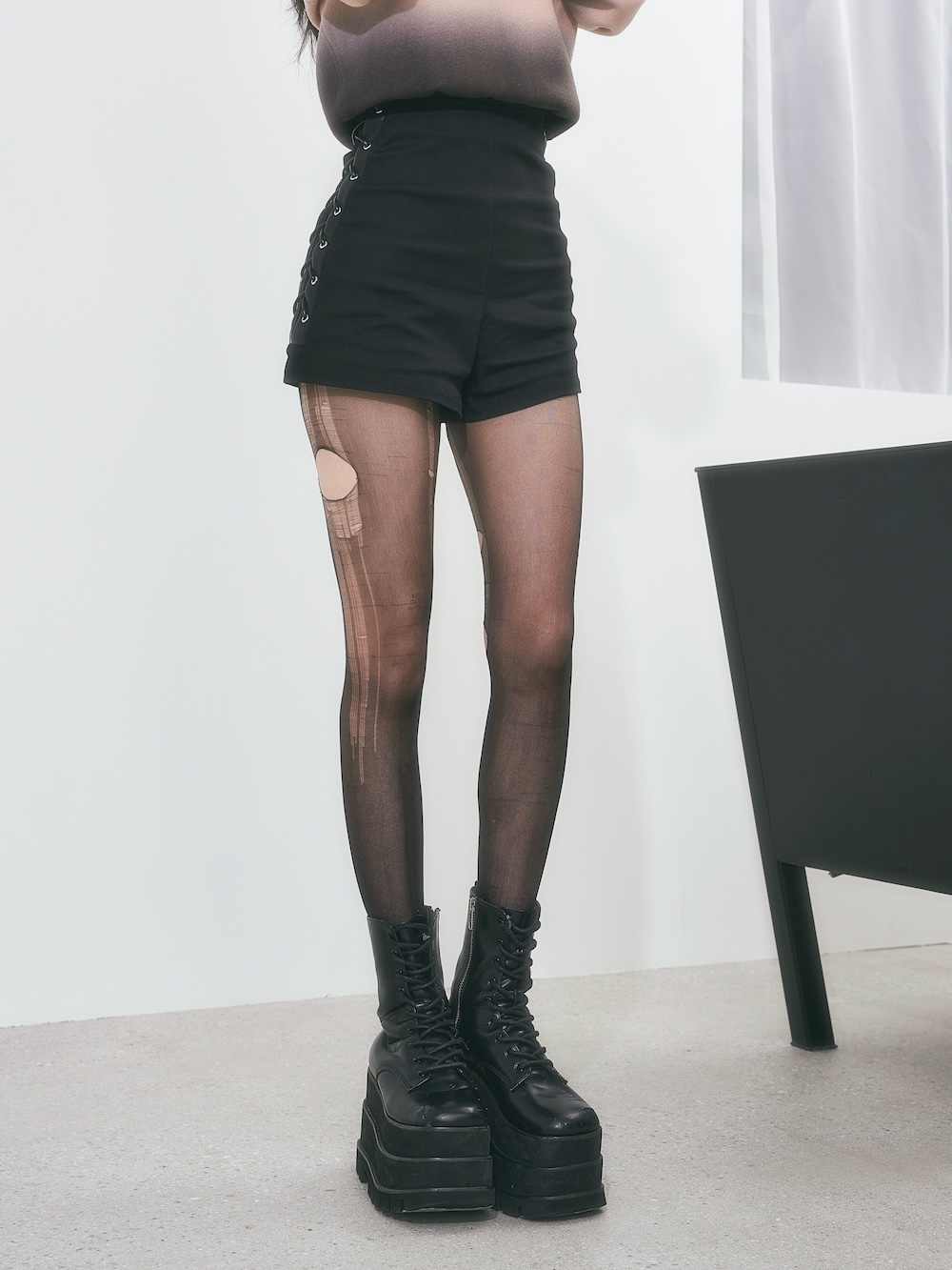 ダーリッチ Darich ハイウエストレースアップショートパンツ