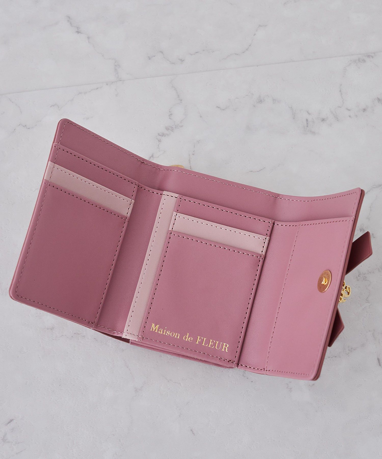 メゾン ド フルール Maison de FLEUR Fチャームウォレット