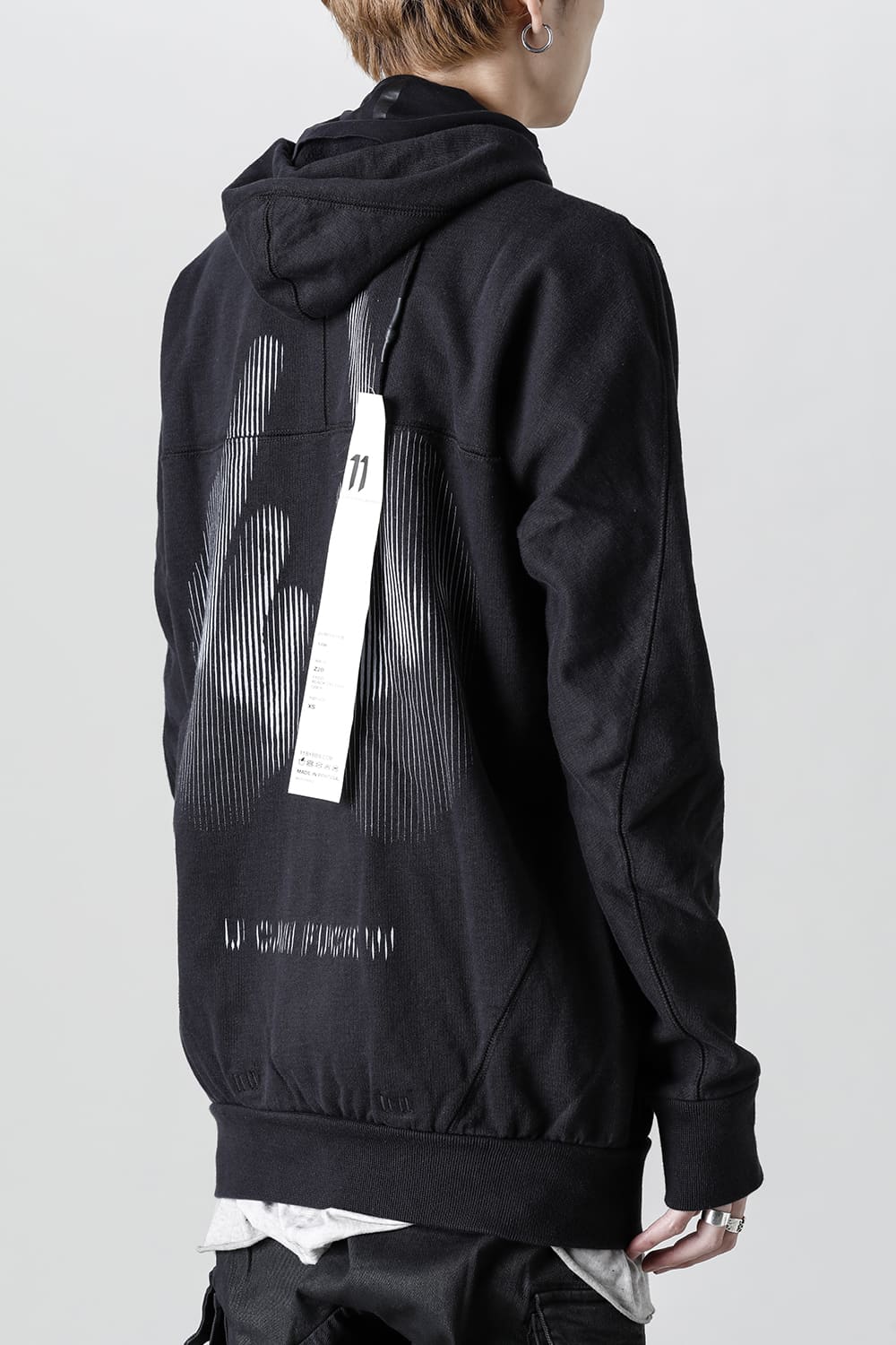 【関税込み】11 by Boris Bidjan Saberi ブラック Z2B フーディ 11 BY BORIS BIDJAN SABERI Z2B-F1235 （Black） -FASCINATE