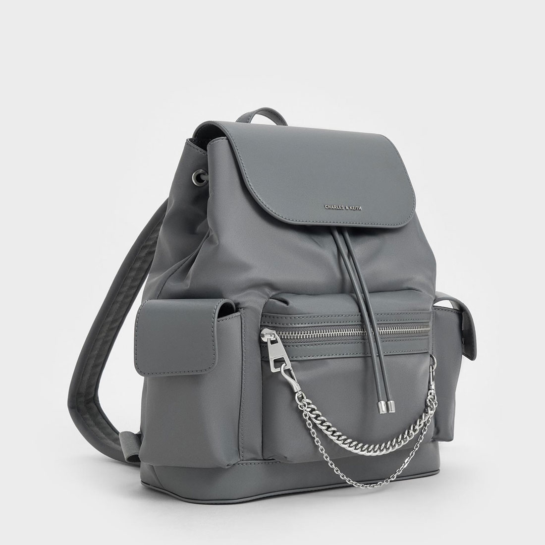 追跡★Charles&Keith ナイロン ダブルチェーン 巾着 リュック 追跡☆Charles&Keith ナイロン ダブルチェーン 巾着 リュック