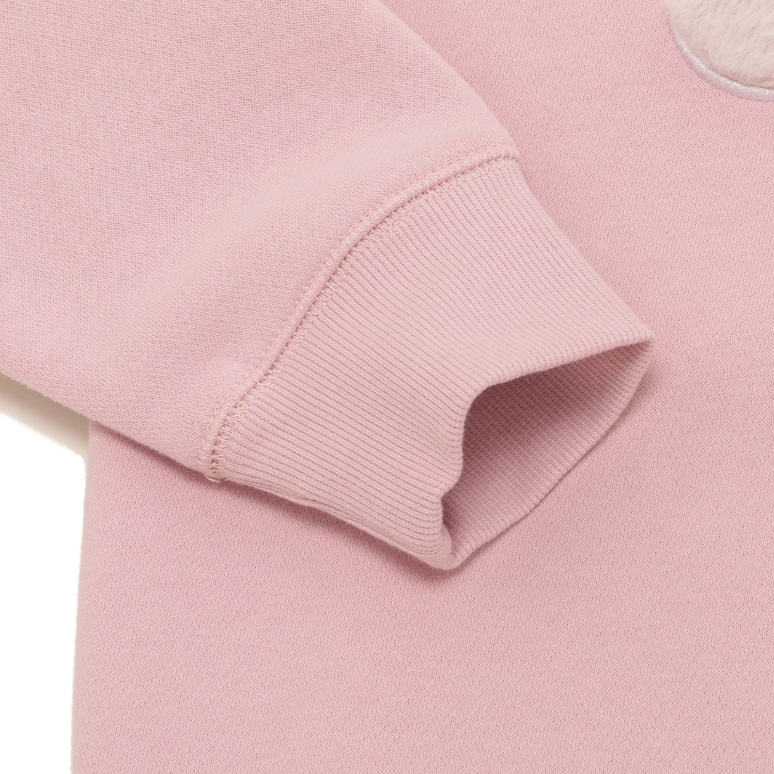 クーポン】アグ UGG スウェット MADILINE FUZZY LOGO CREWNECK クーポン】アグ UGG スウェット MADILINE FUZZY LOGO CREWNECK