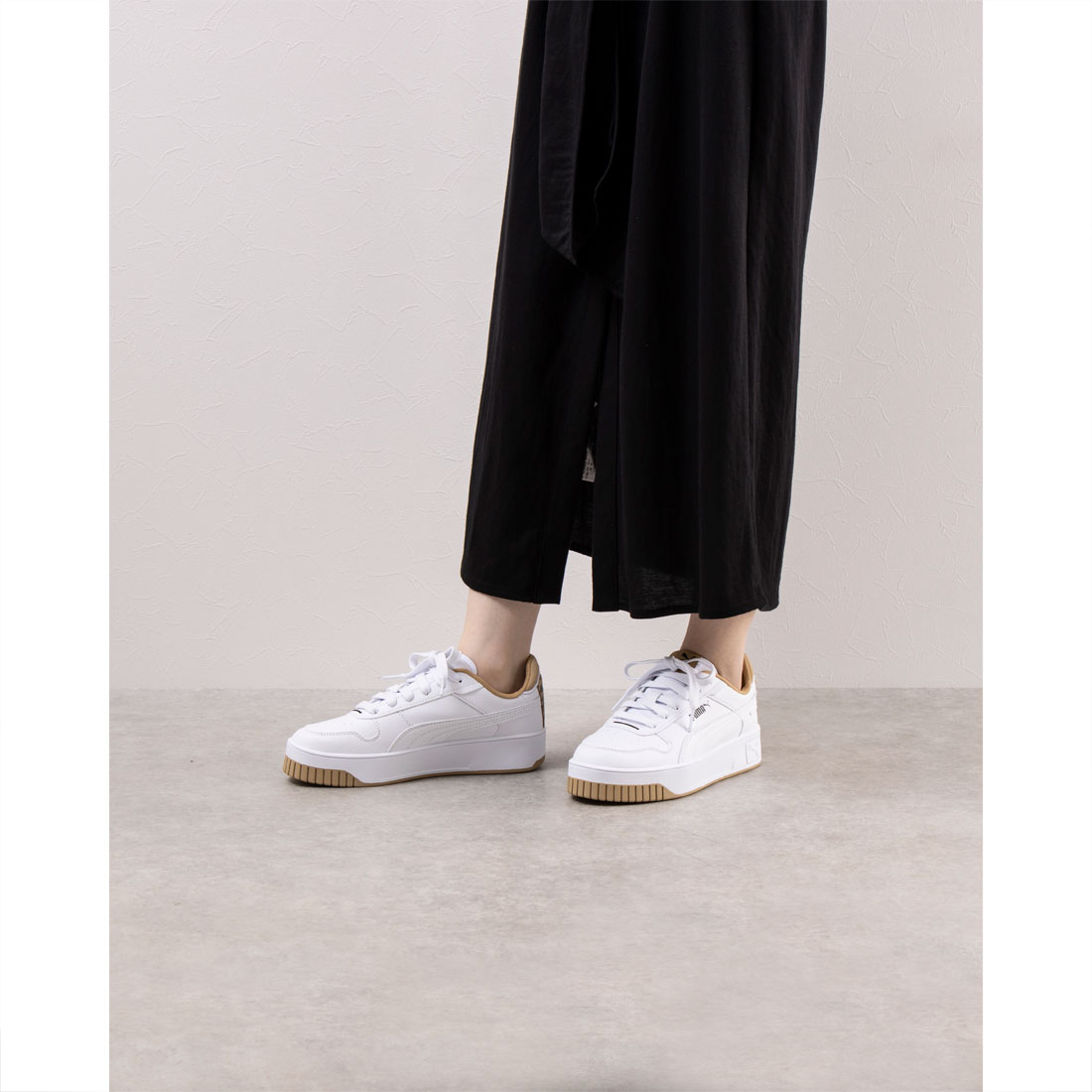 セール 33%OFF】プーマ PUMA レディース スニーカー キャリーナ