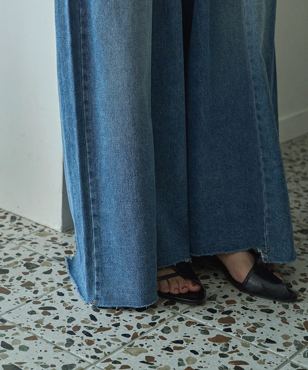 TUCK DENIM（デニムパンツ）｜marjour（マージュール）の