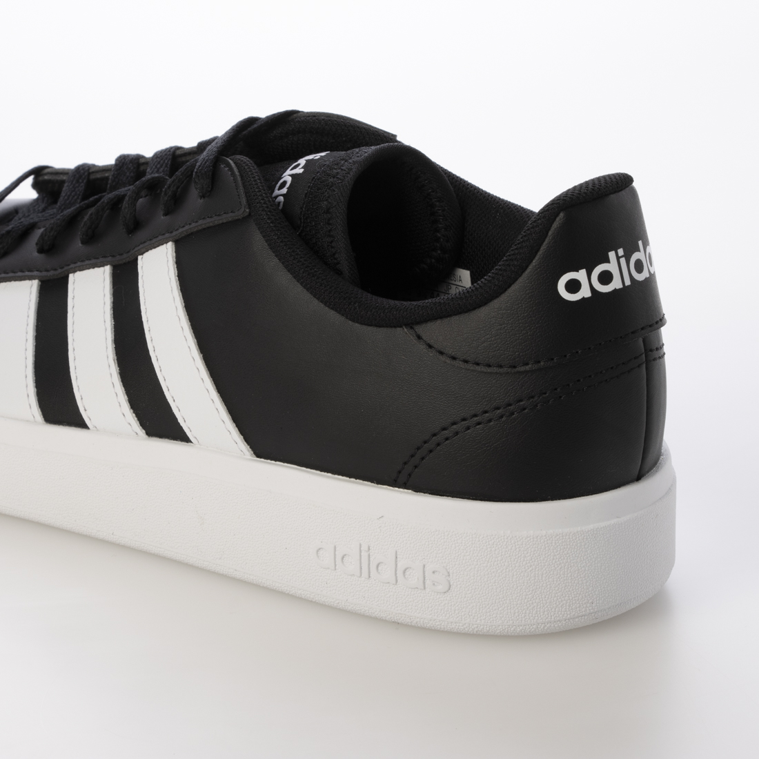 ポカリ☆adidasスニーカーSHIPS別注50thANNIV24.5 SHIPS別注】adidas: 50th ANNIV GAZELLE INDOOR（スニーカー