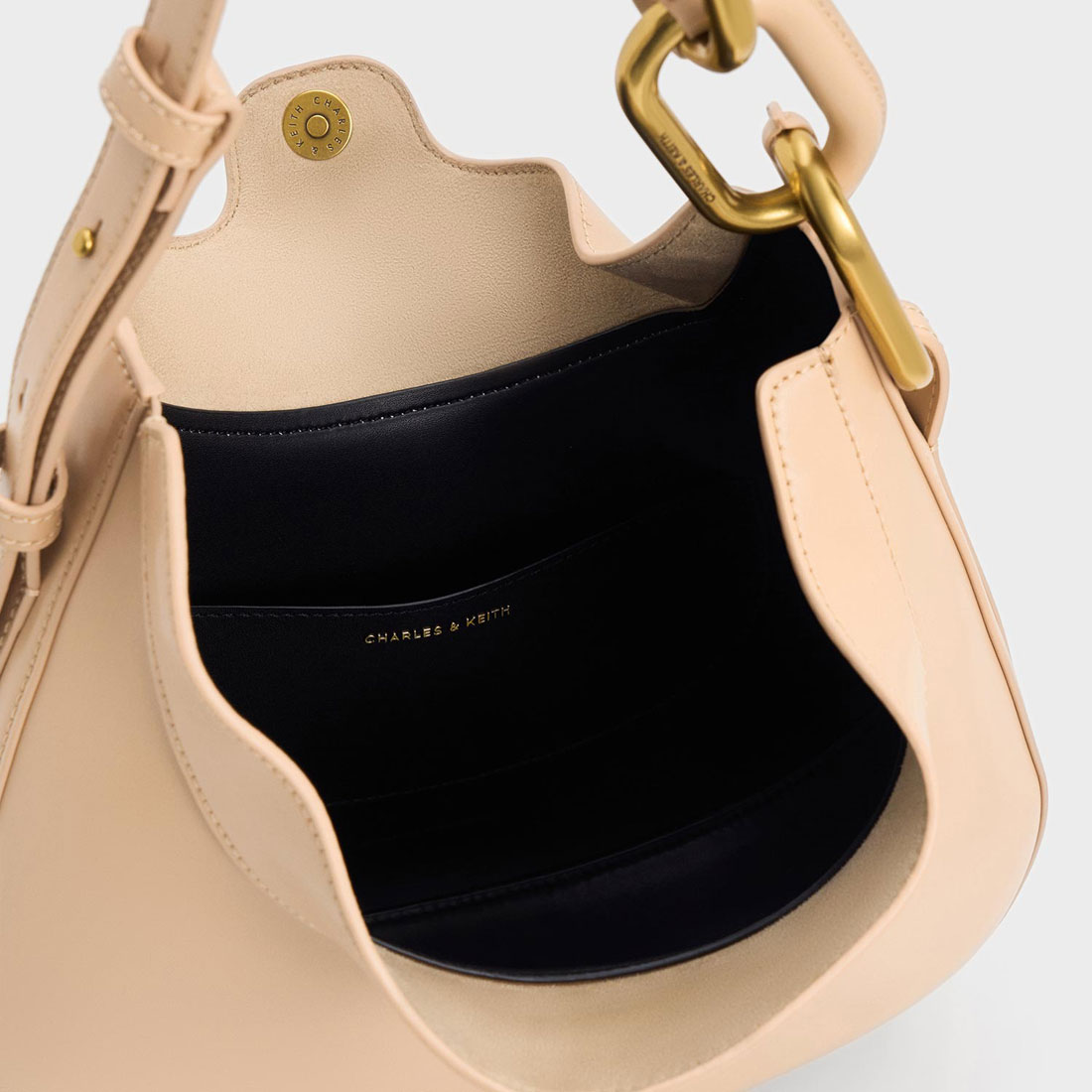 チャールズアンドキース レザー ボクシーバッグ - ブラック | CHARLES & KEITH