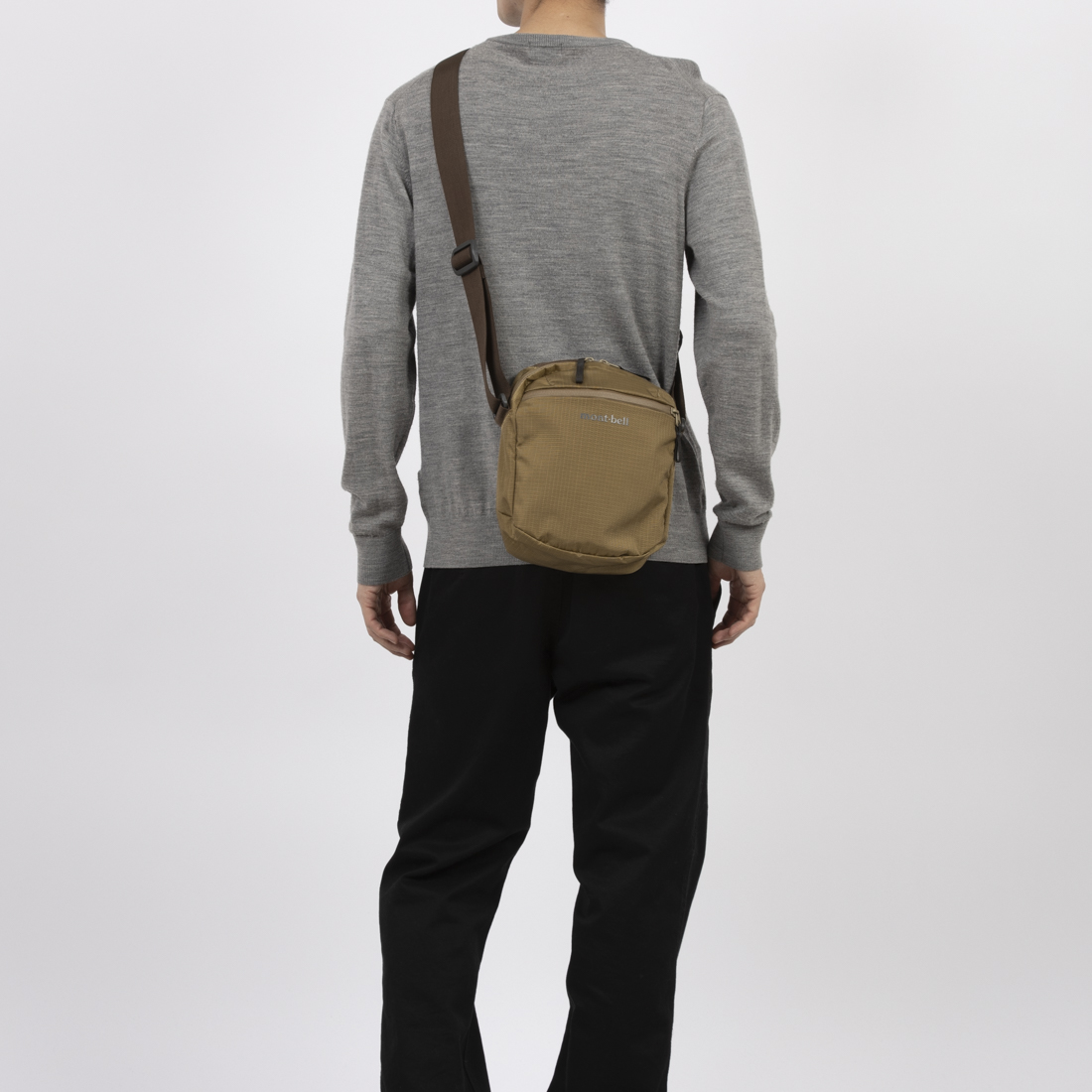 【美品】モンベル mont‐bell ドライメッセンジャーバッグ ボディバッグ メッセンジャーバッグ S｜モンベル