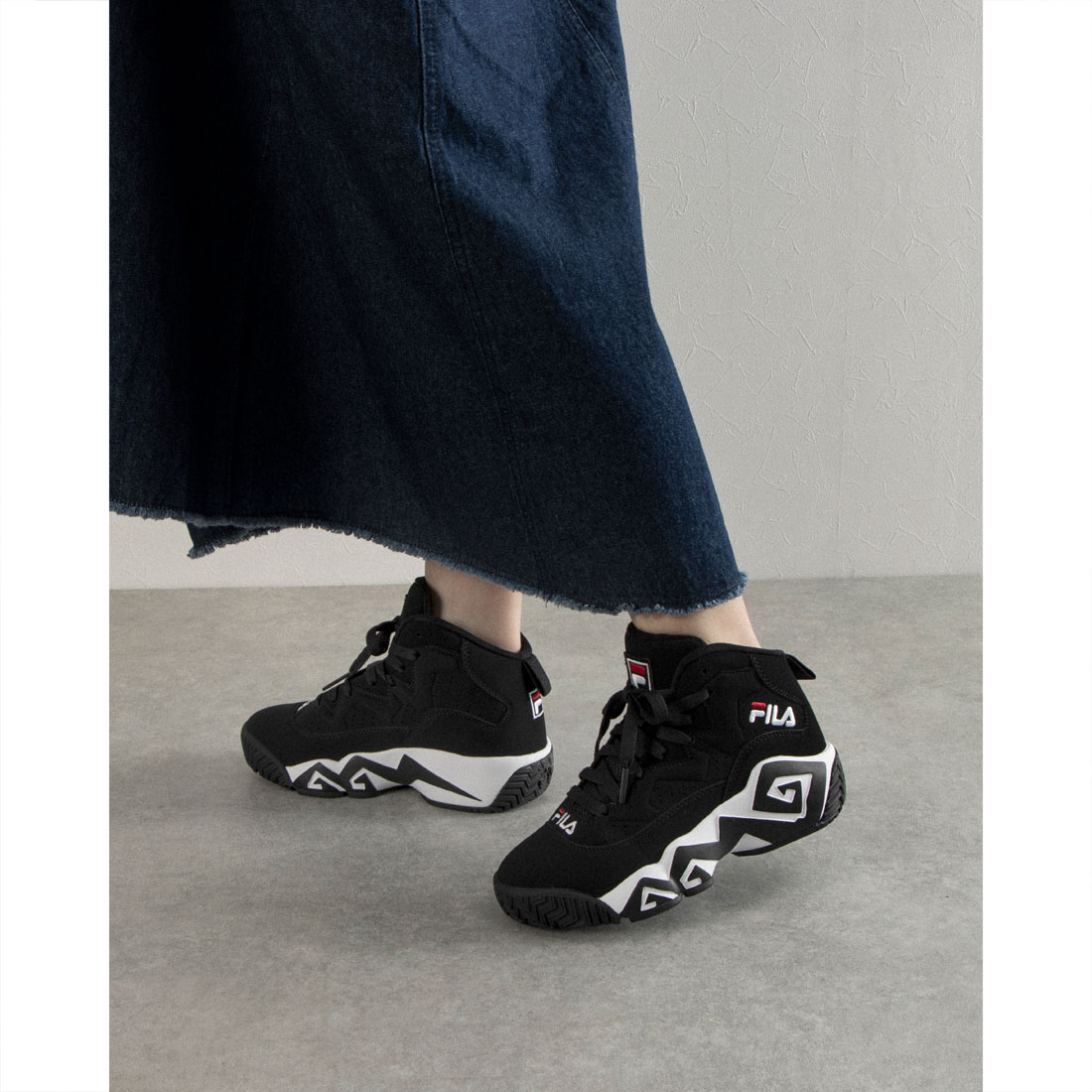 【初売り】 NIKE ホワイト/ブラック 29cm ハイカット バスケットシューズ シューズ(女性用)