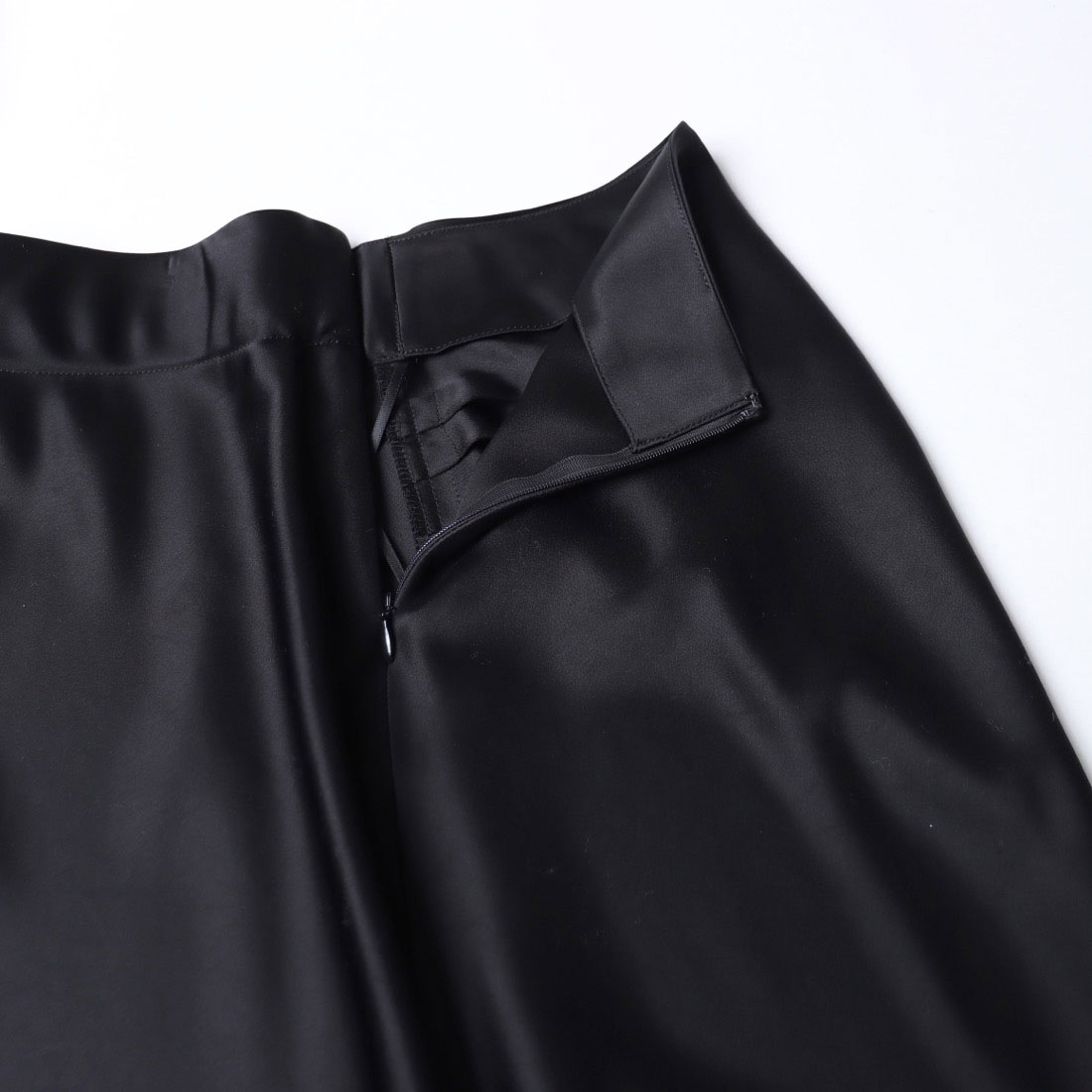 Theory luxeスカートGarden Satin Blumy セール】セオリーリュクス Theory luxe GARDEN SATIN/ BLUMY