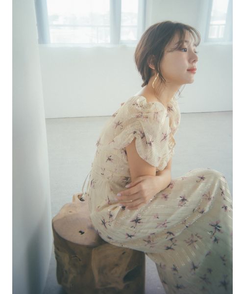 Wht0✴︎ SNIDEL スナイデル　ラメドビーシフォンプリントワンピース セール 50%OFF】ラメドビーシフォンプリントワンピース