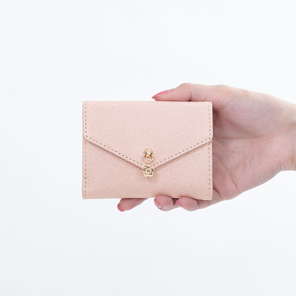 マリークワント MARY QUANT ラメフィルム ミニウォレット