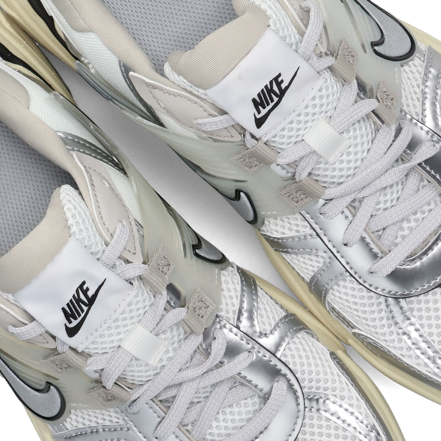 ナイキ NIKE NIKE V2K RUN ナイキ V2K ラン スニーカー メンズ